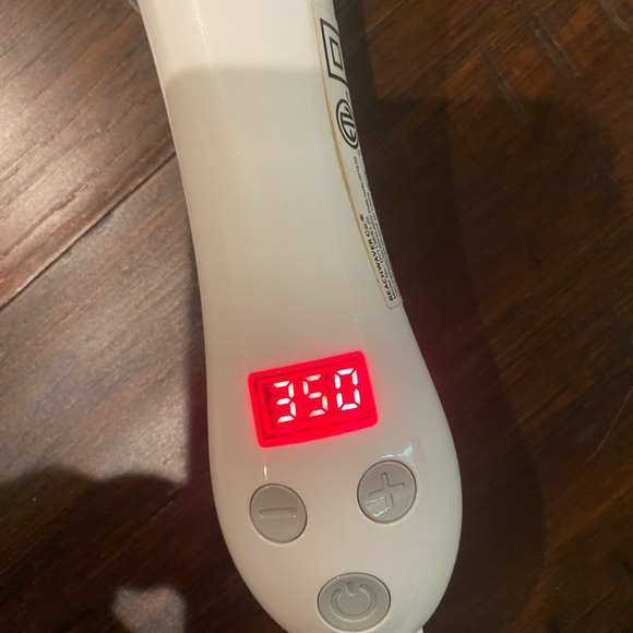 Beachwaver rotating curling iron-1.25 inch barrel - Picture 2 of 2